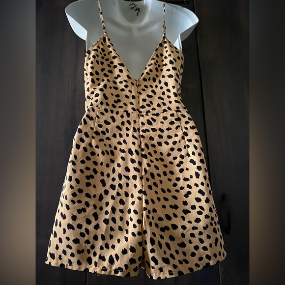 Forever 21 Black and Tan Animal Print romper - Picture 5 of 11